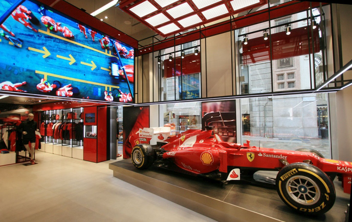 Открытие флагманского магазина Ferrari в Италии!